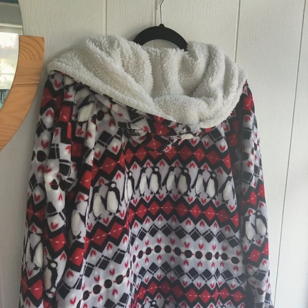 Vera Bradley Penguin Bathrobe Sz S-M  Soft with Fleece on collar & hood, no tie - Picture 9 of 12